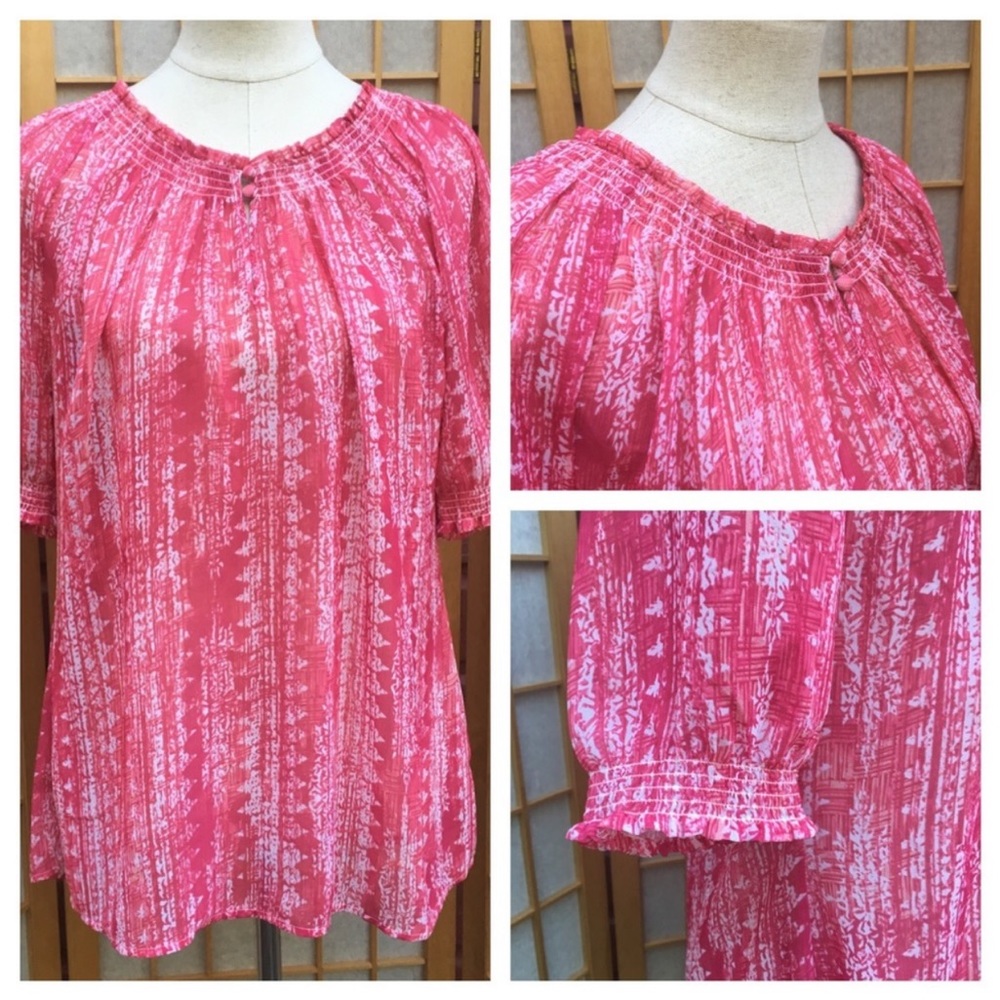 Chico’s Lightweight Smocked Print Top Chico’s SZ 1 (M/8)